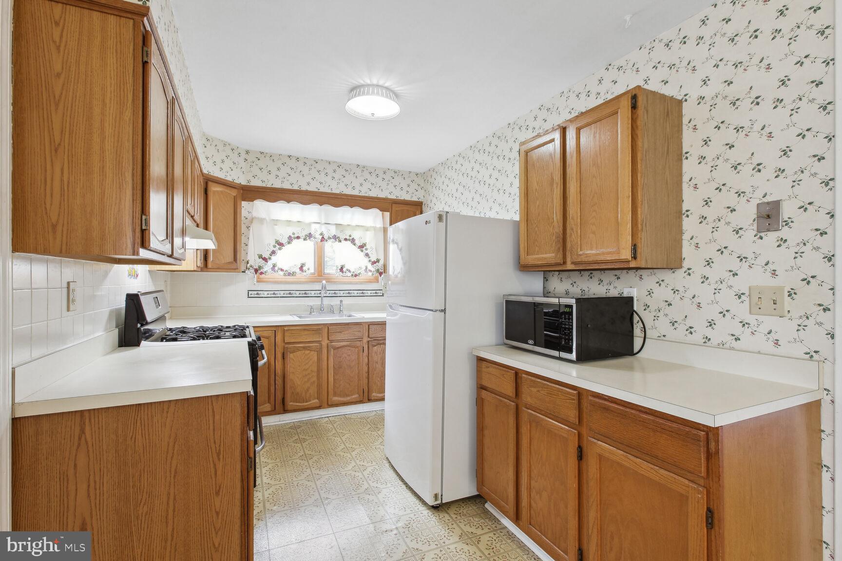 EDMUNDS HILL - Residential