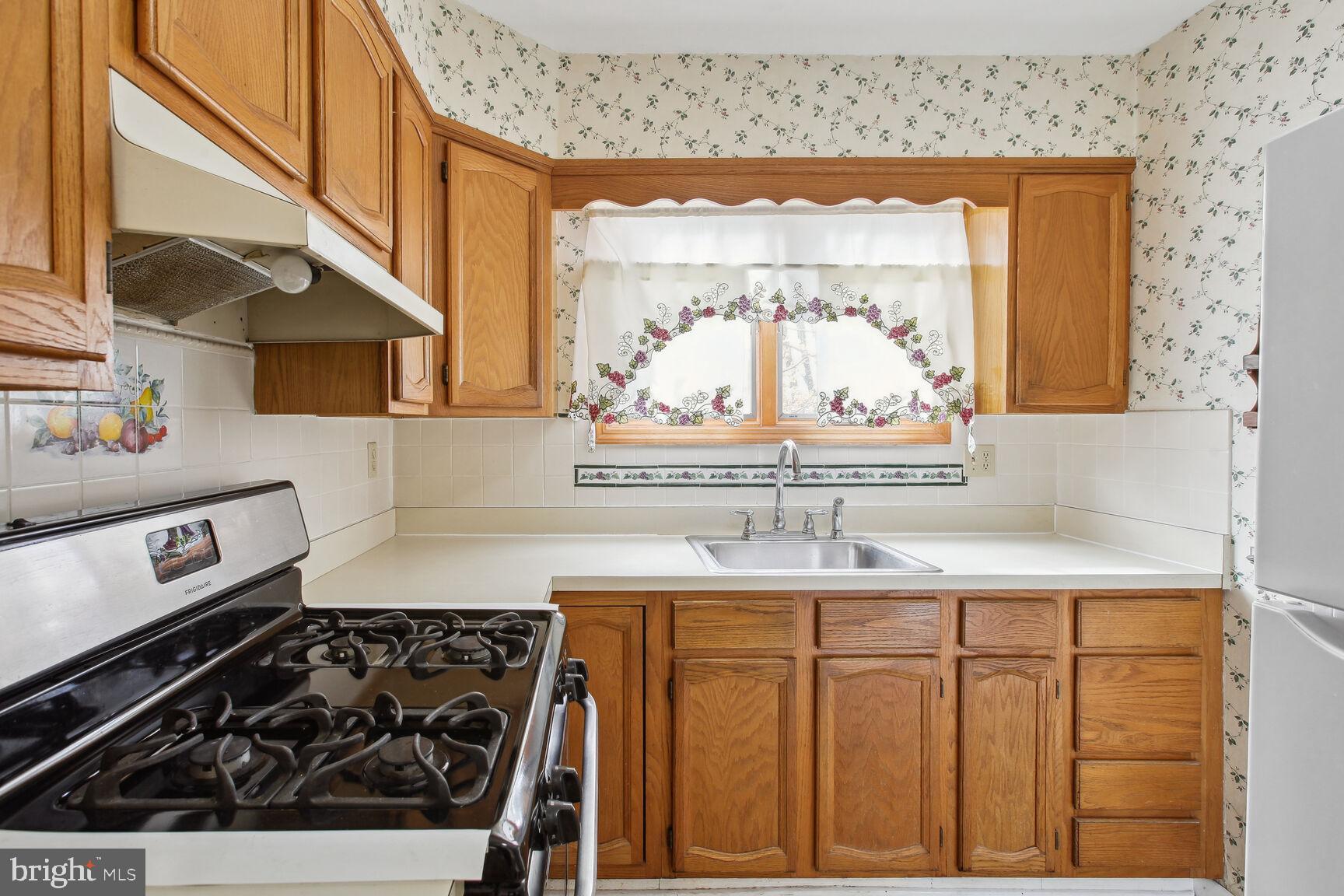 EDMUNDS HILL - Residential