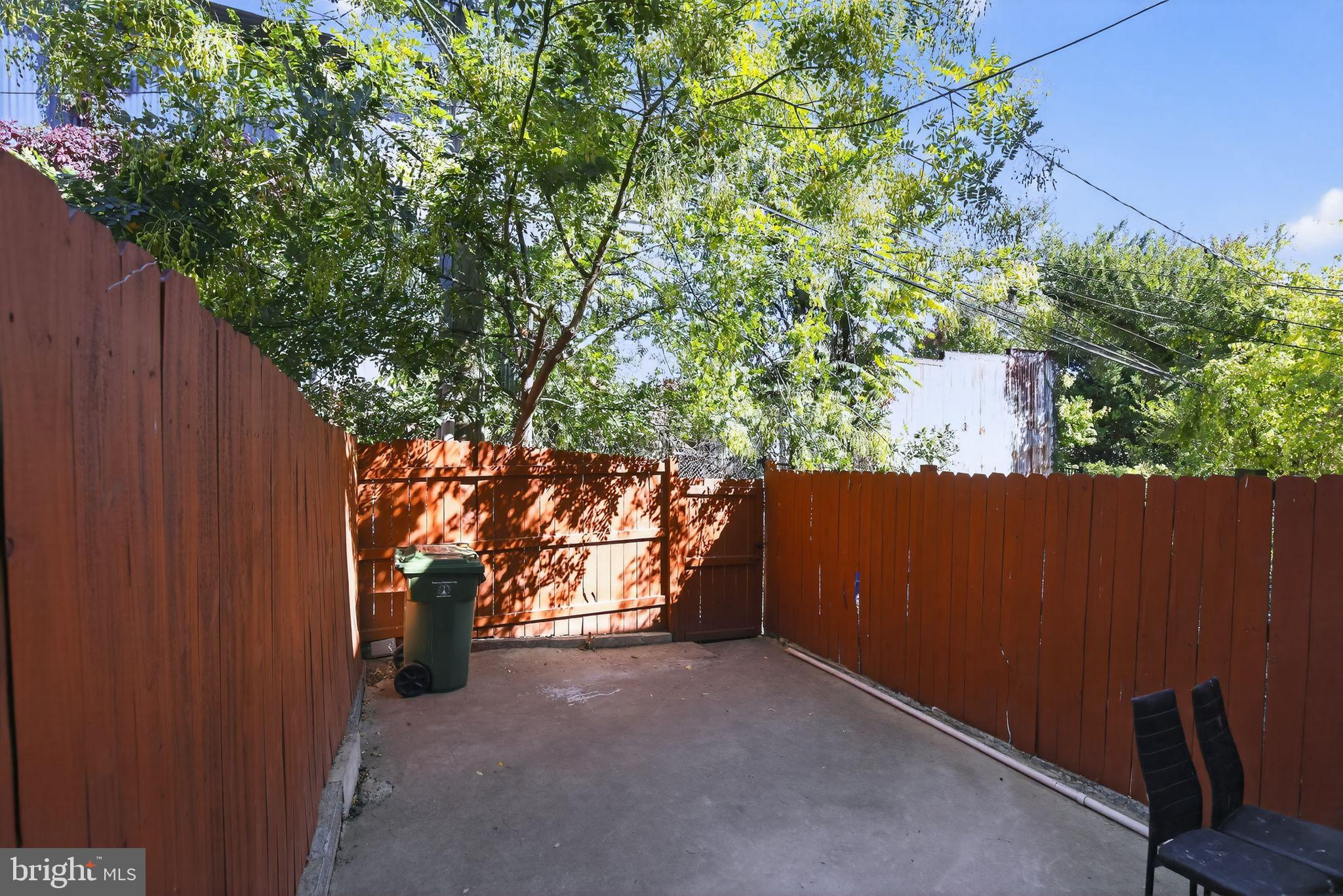 EAST BALTIMORE MIDWAY - Residential