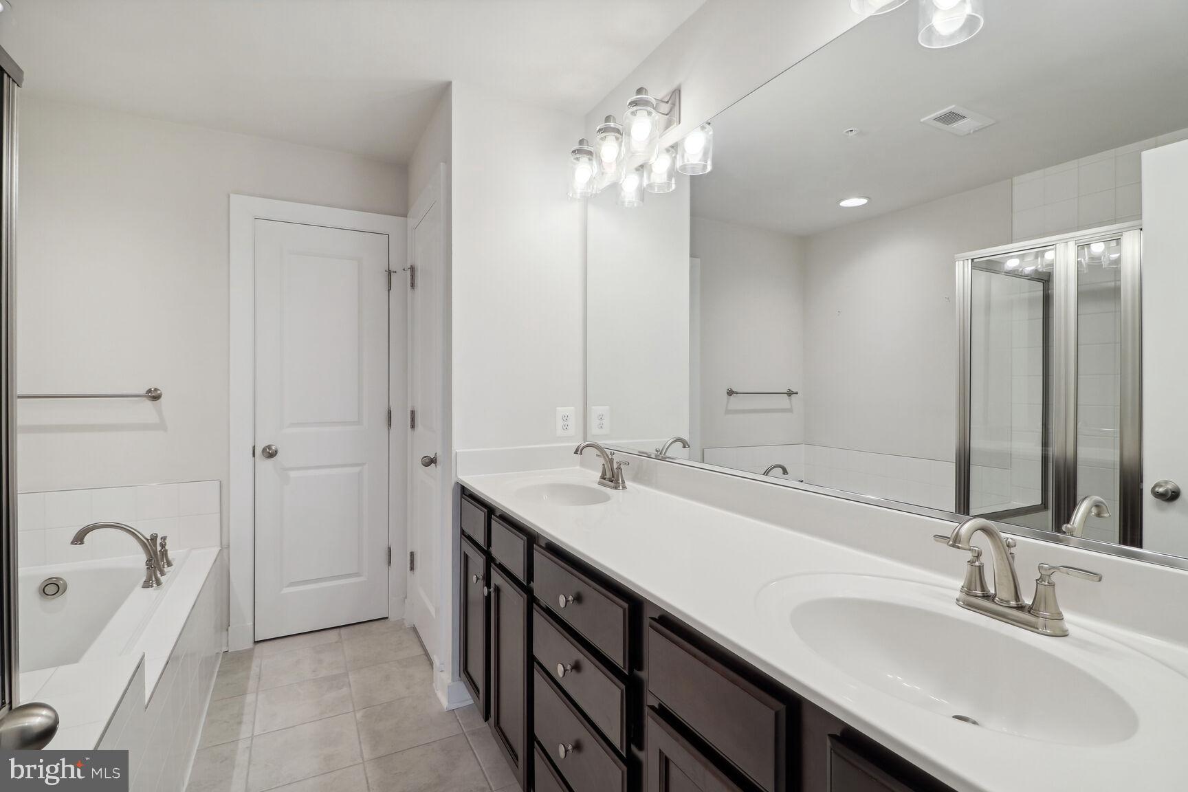 VILLAGES OF URBANA - Residential Lease