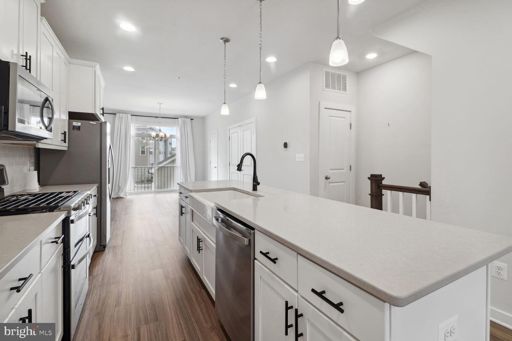 VILLAGES OF URBANA - Residential Lease