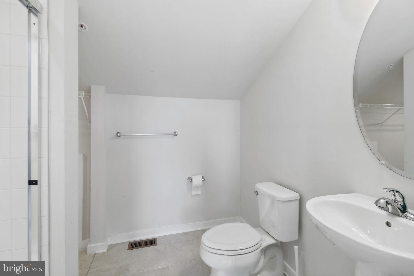 VILLAGES OF URBANA - Residential Lease