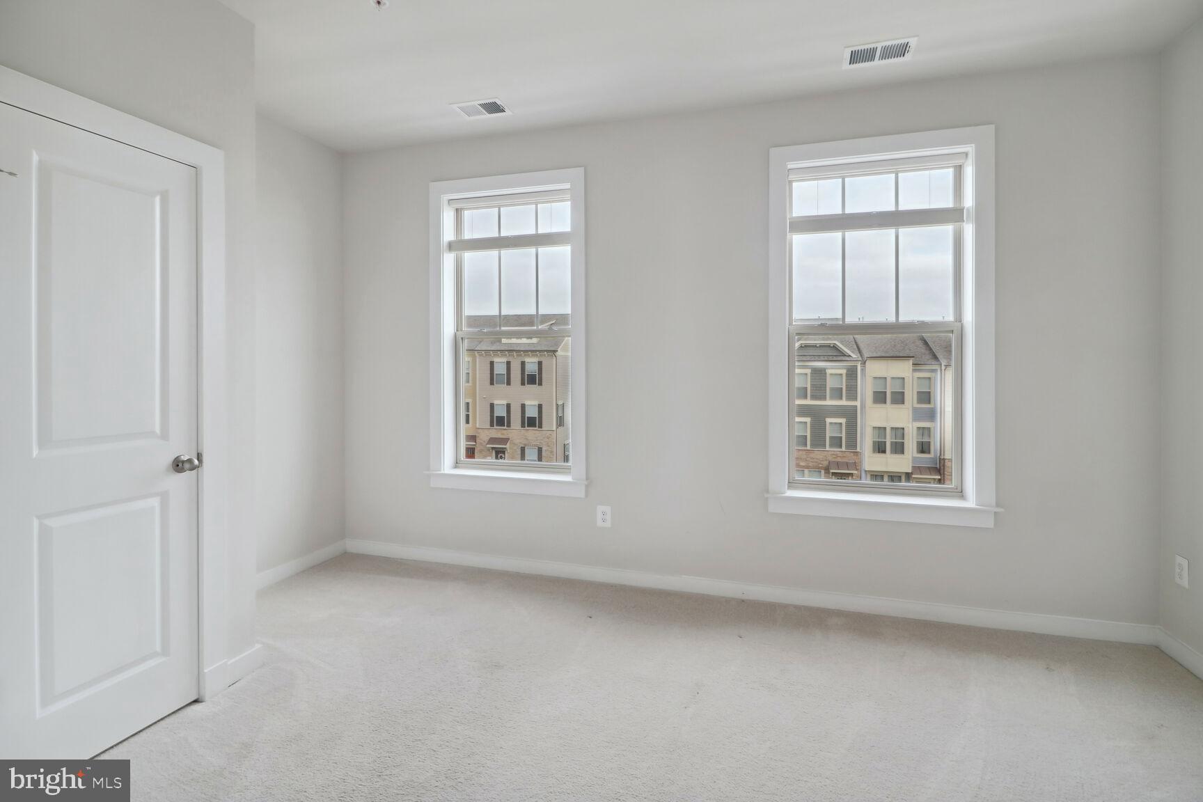 VILLAGES OF URBANA - Residential Lease