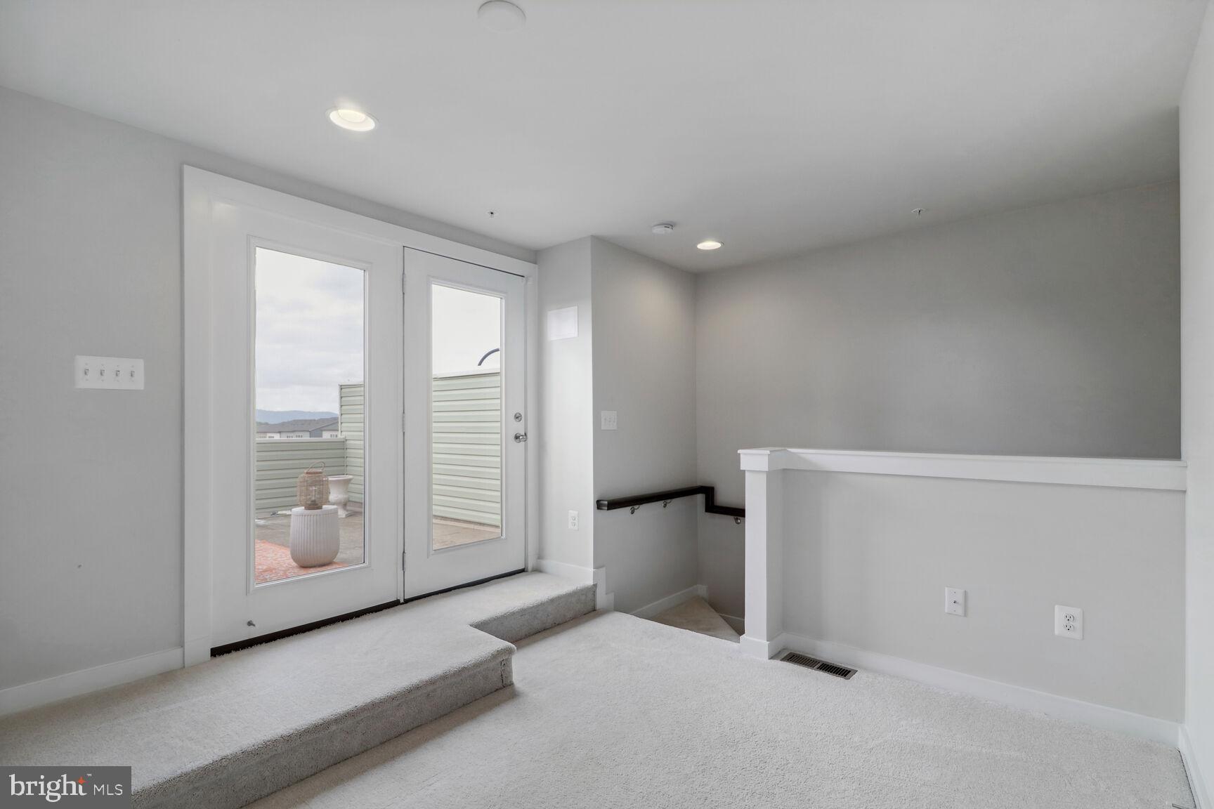 VILLAGES OF URBANA - Residential Lease