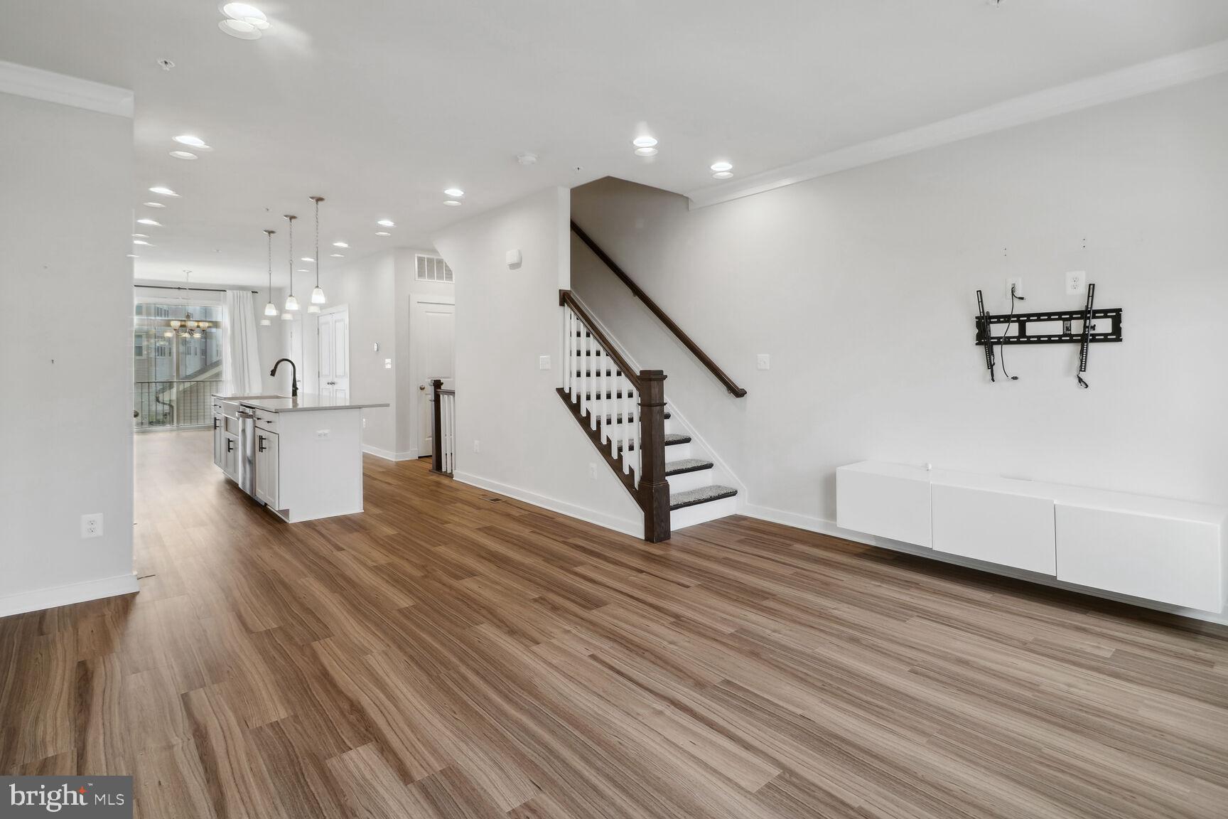 VILLAGES OF URBANA - Residential Lease