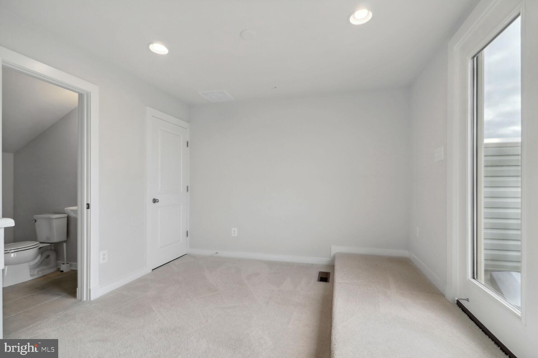 VILLAGES OF URBANA - Residential Lease