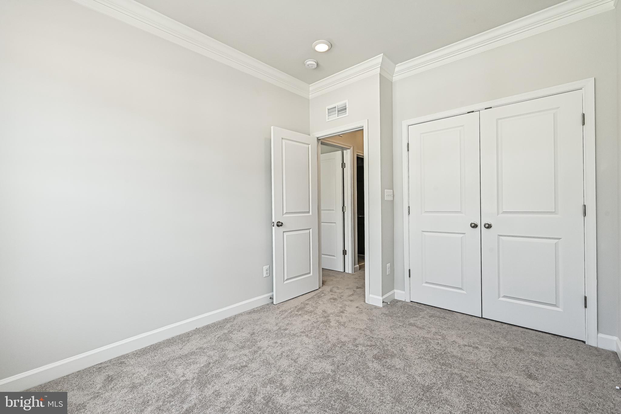 THE ENCLAVE - Residential Lease