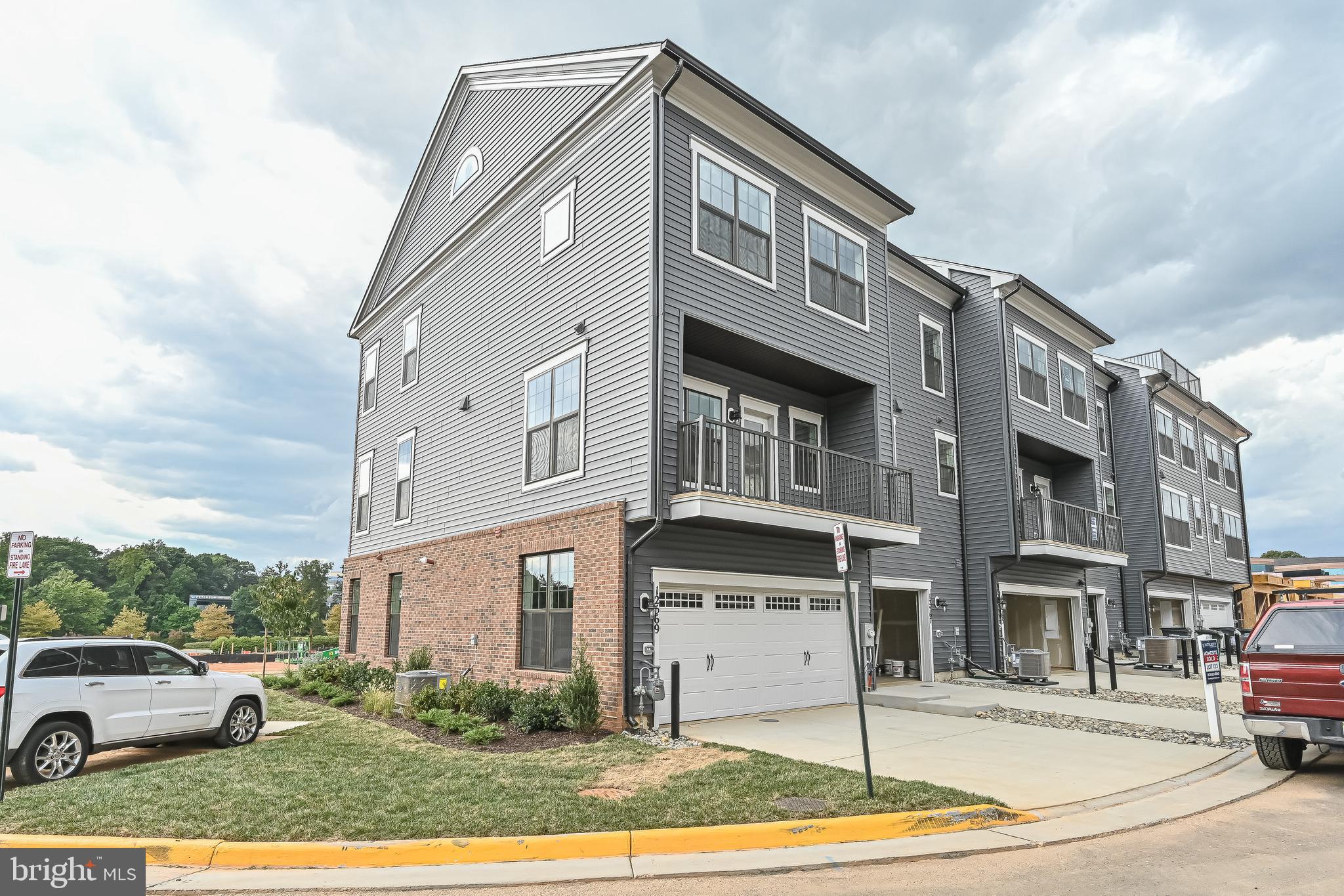 THE ENCLAVE - Residential Lease