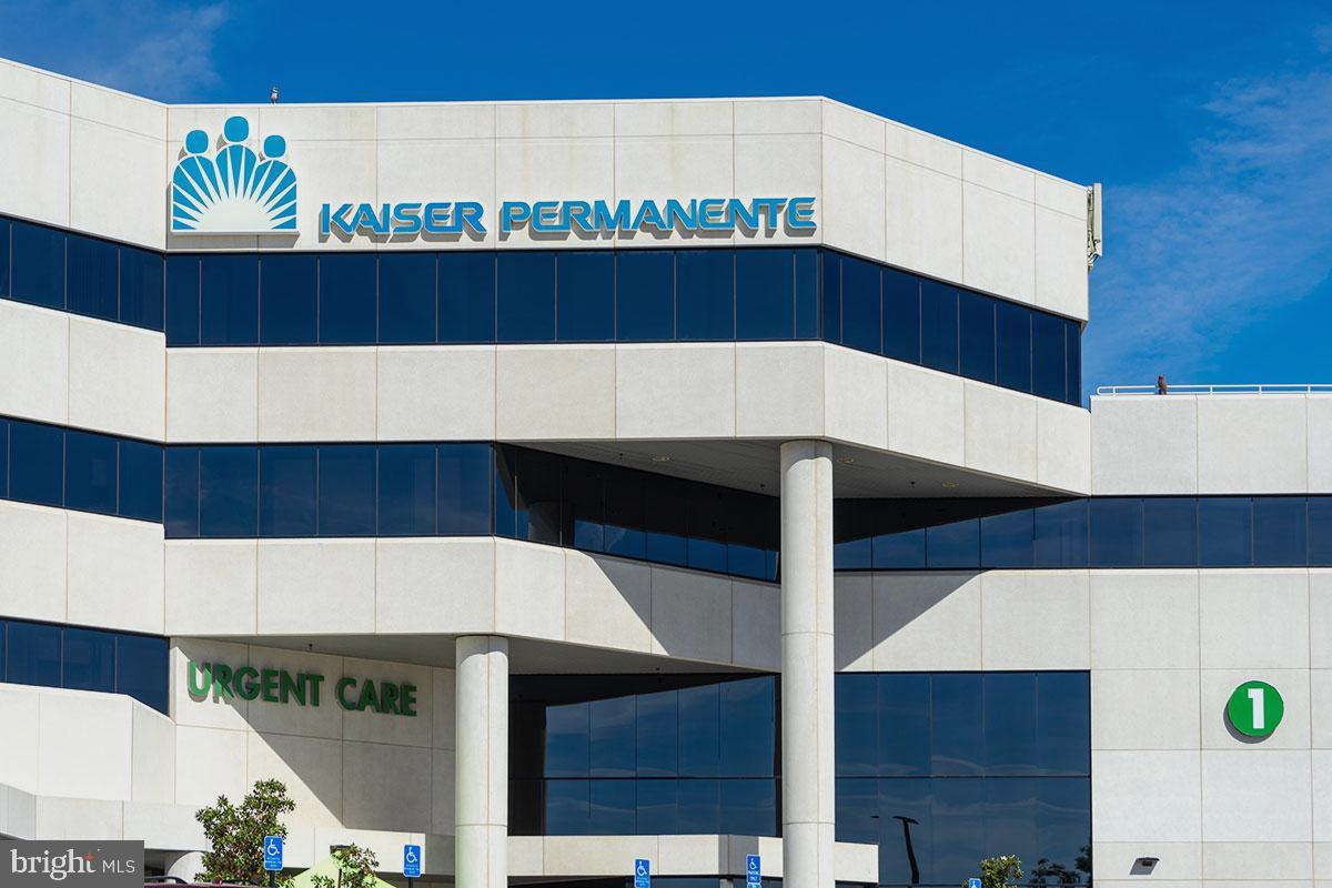 THE ENCLAVE - Residential Lease