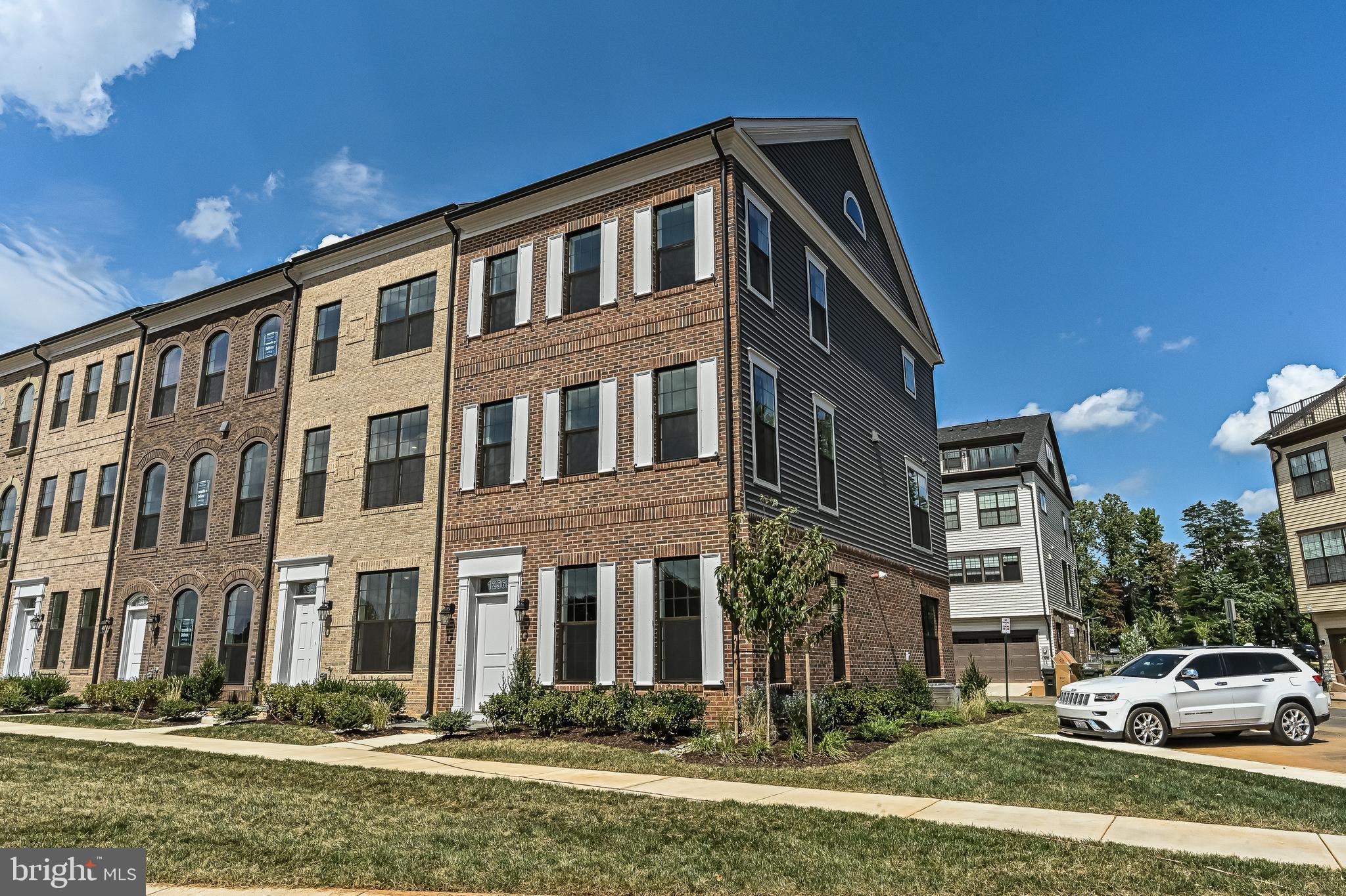 THE ENCLAVE - Residential Lease