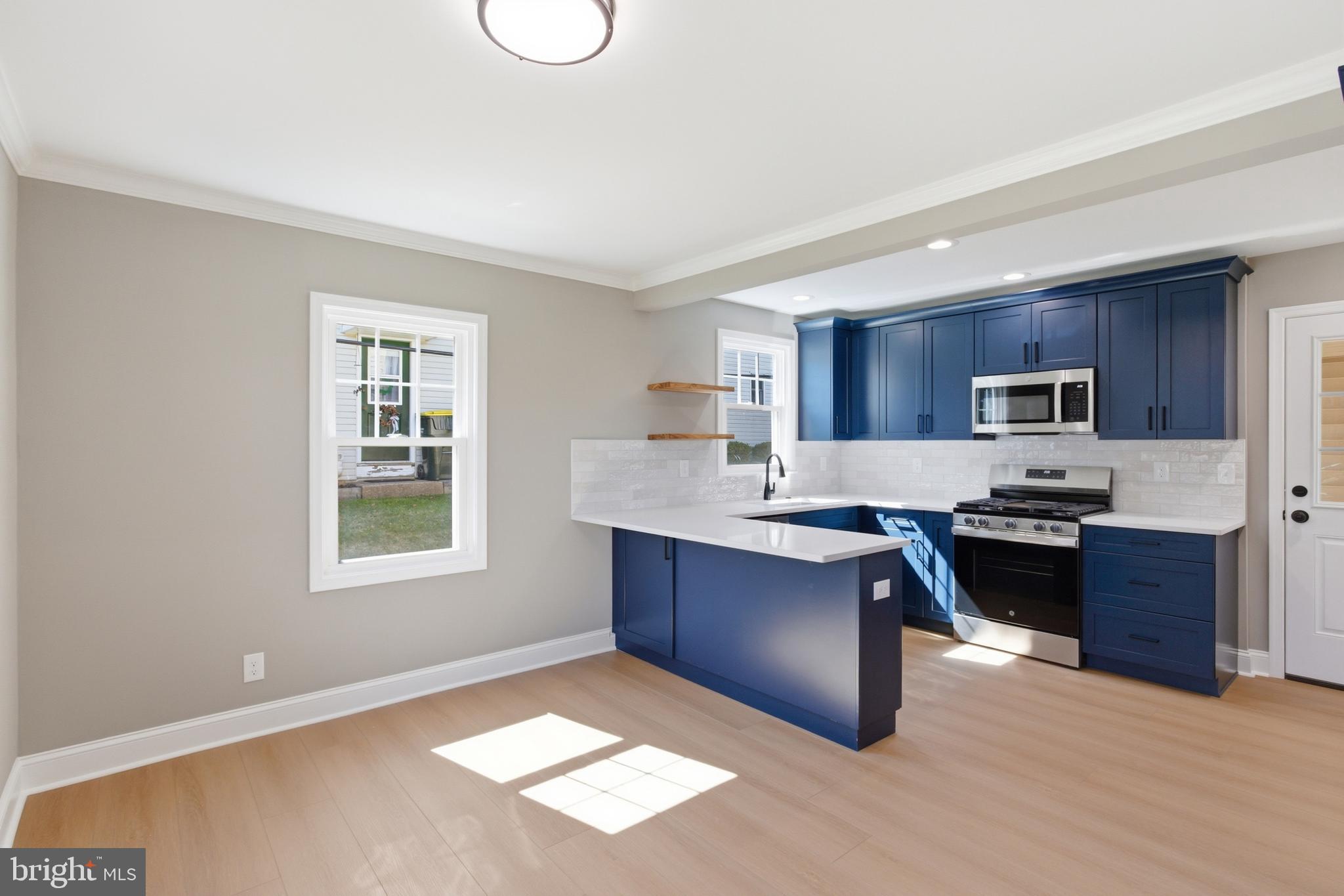 WILLOW MANOR - Residential