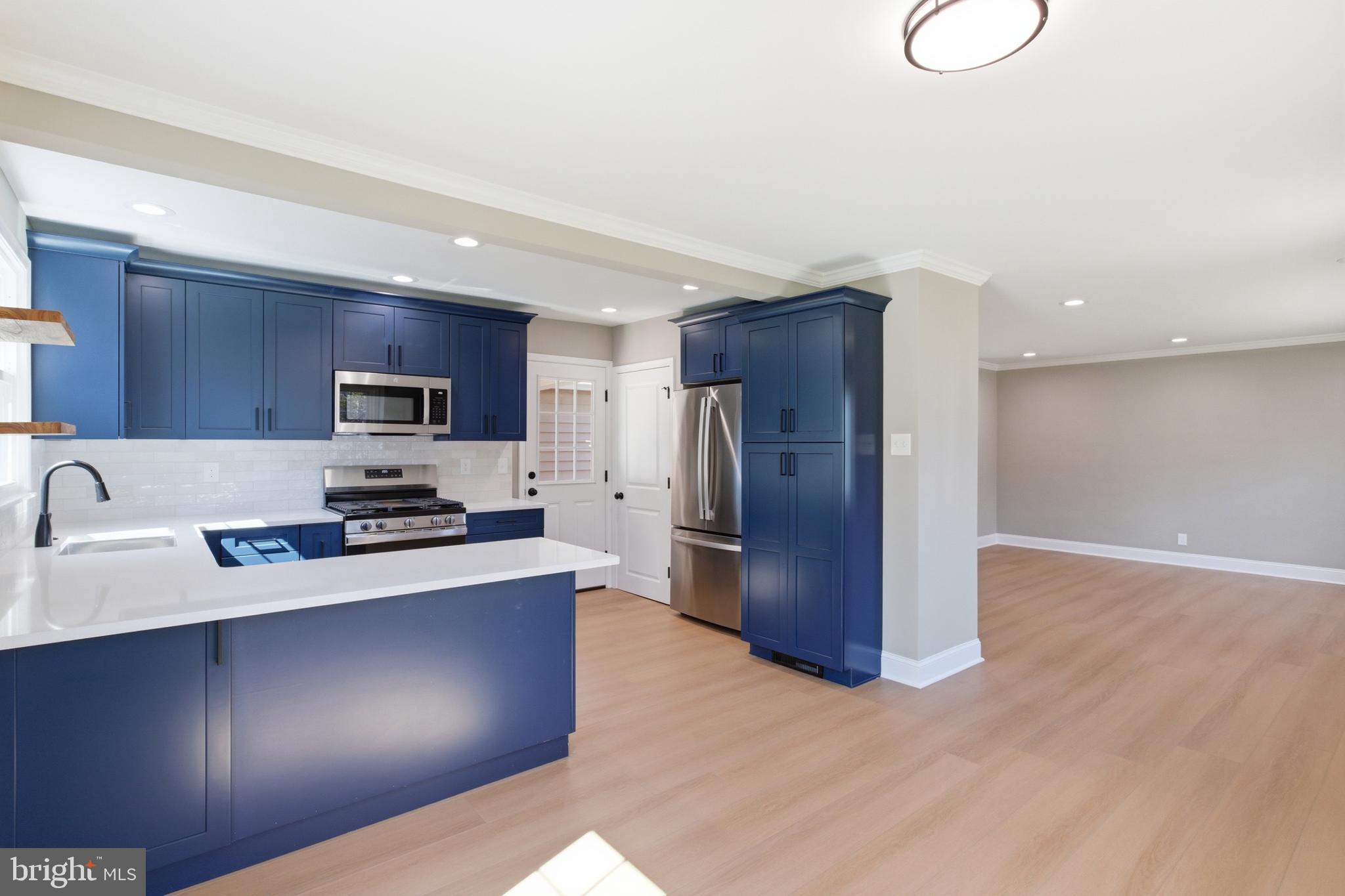 WILLOW MANOR - Residential