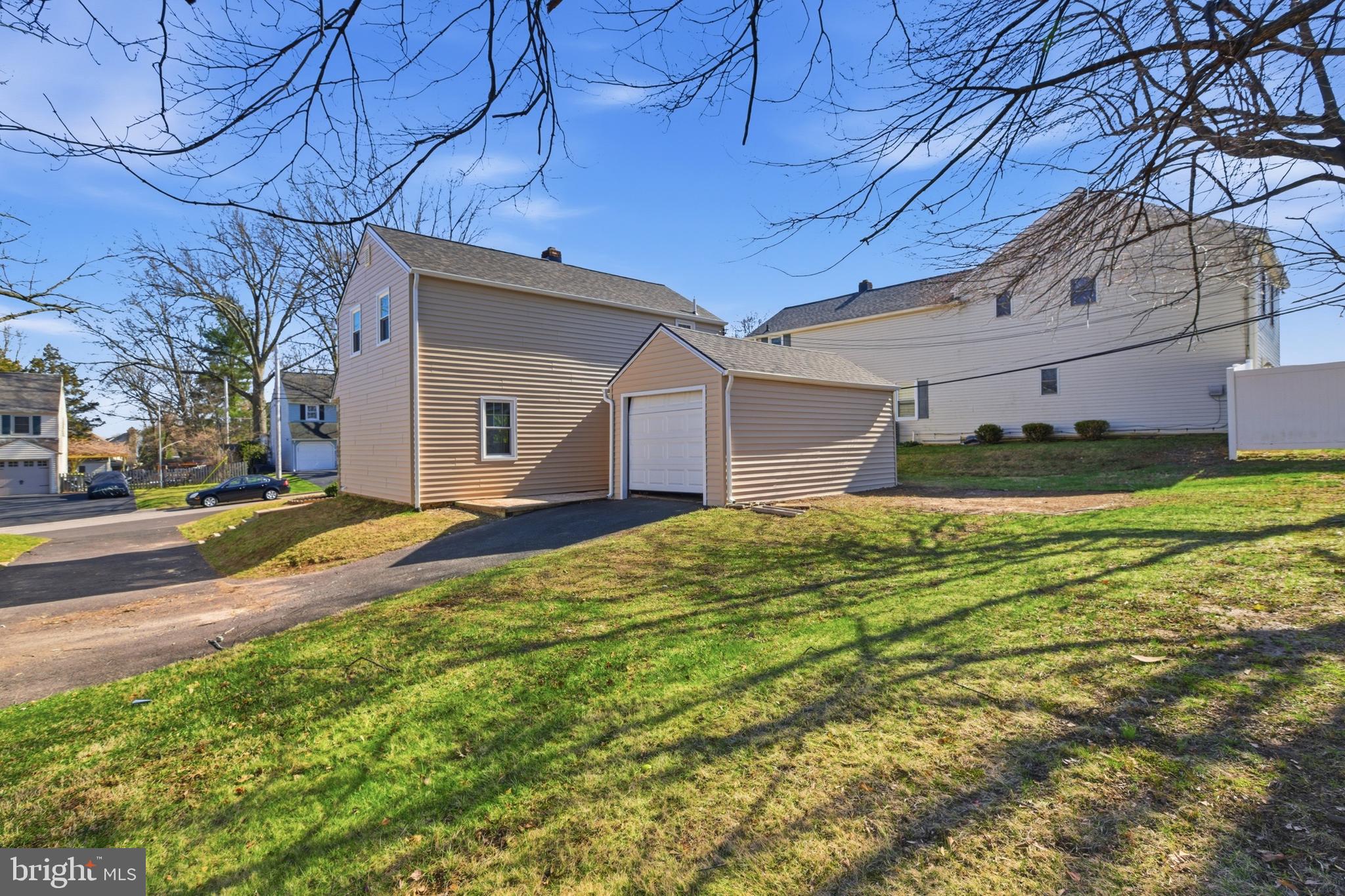 WILLOW MANOR - Residential