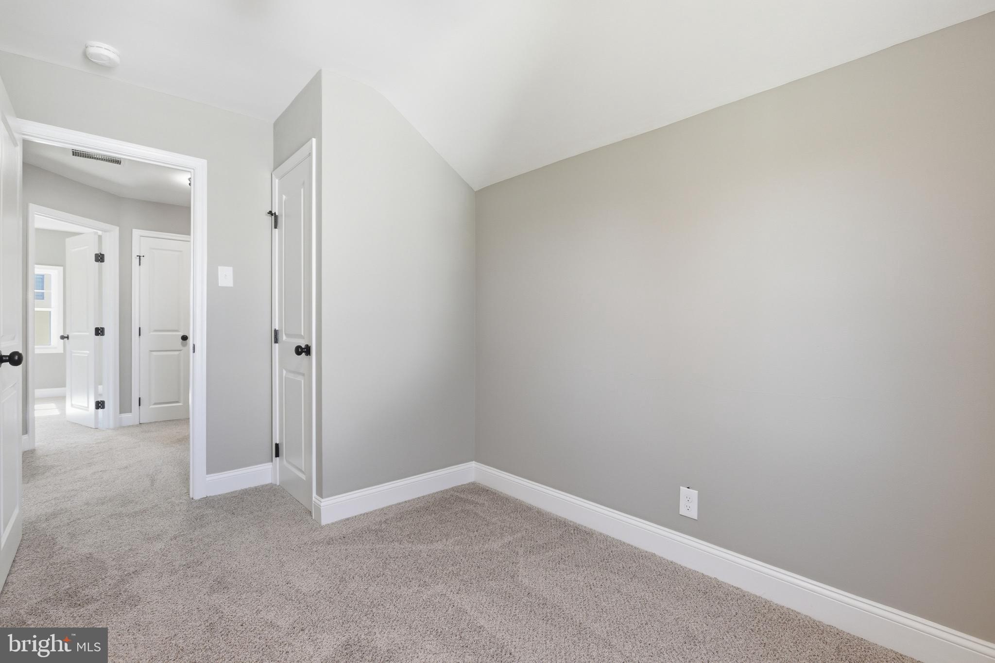 WILLOW MANOR - Residential