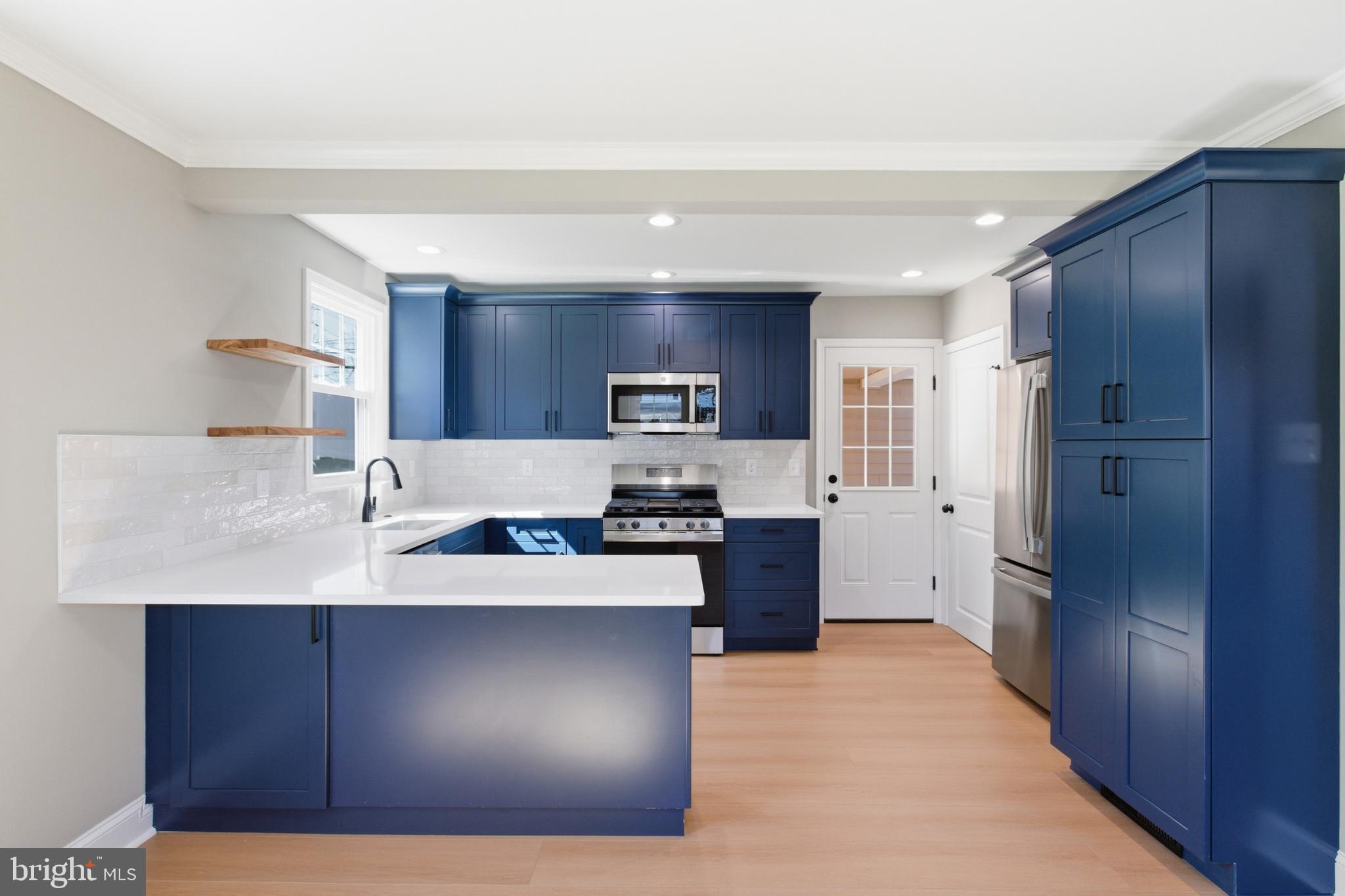 WILLOW MANOR - Residential