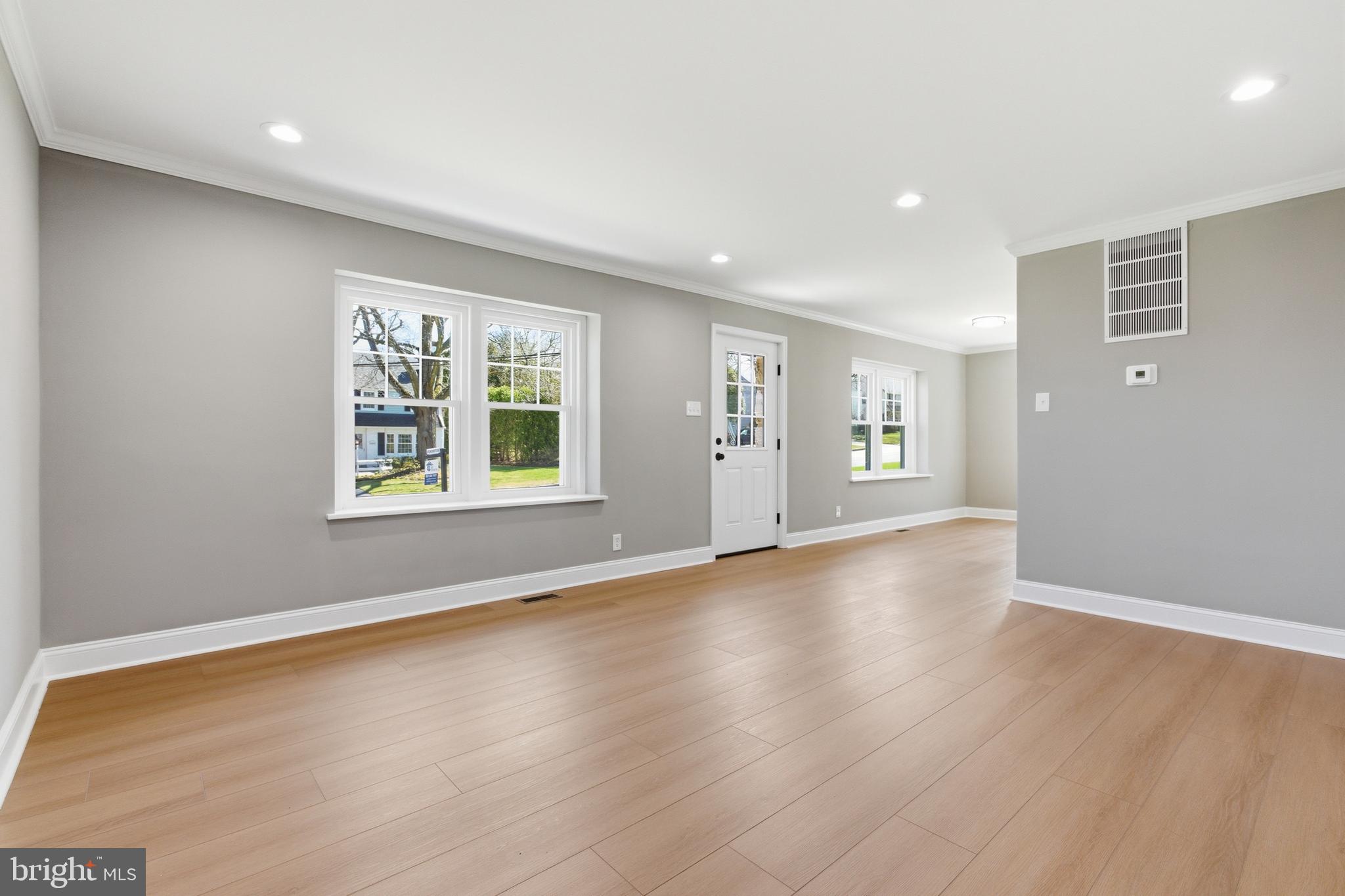 WILLOW MANOR - Residential