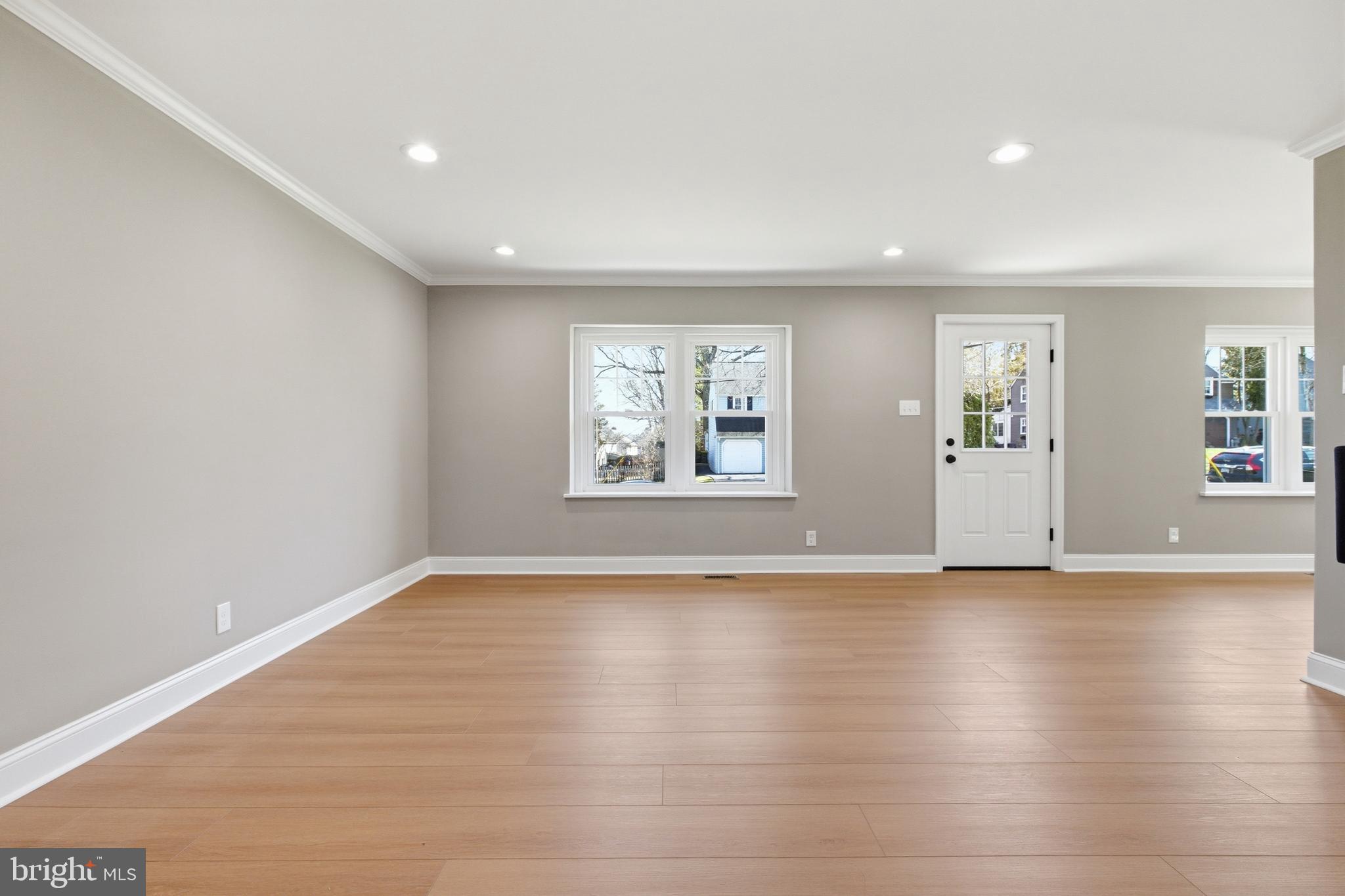 WILLOW MANOR - Residential