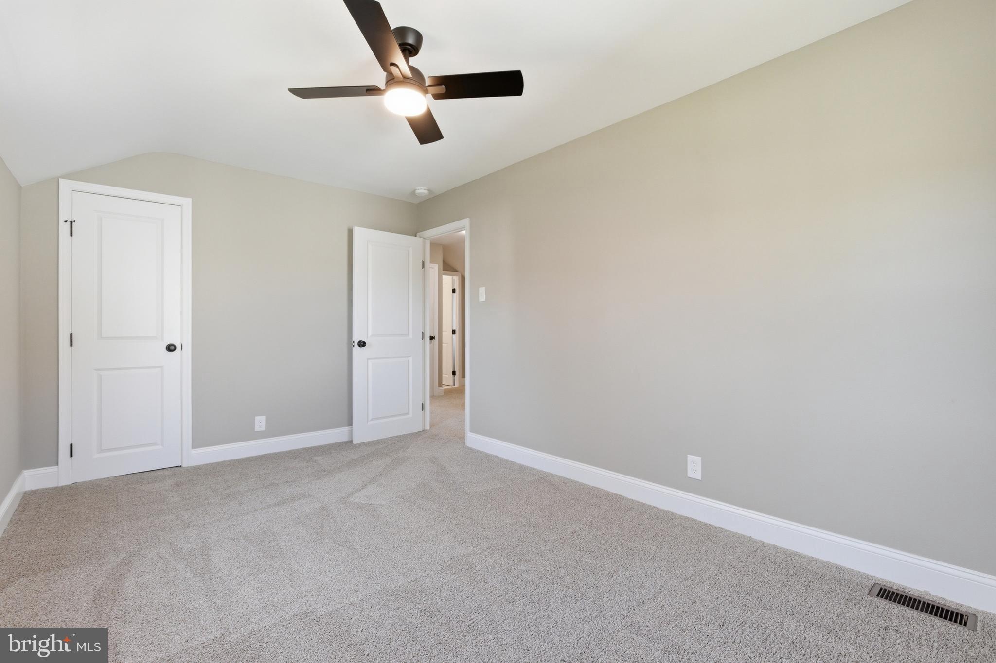 WILLOW MANOR - Residential