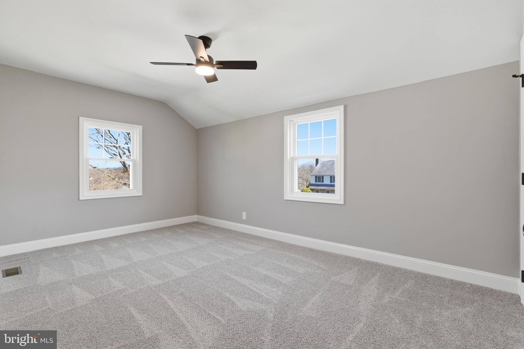 WILLOW MANOR - Residential