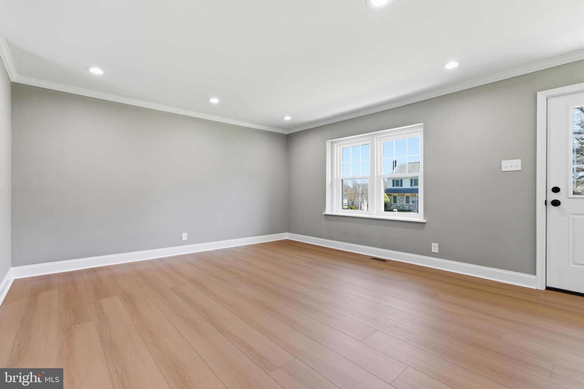 WILLOW MANOR - Residential