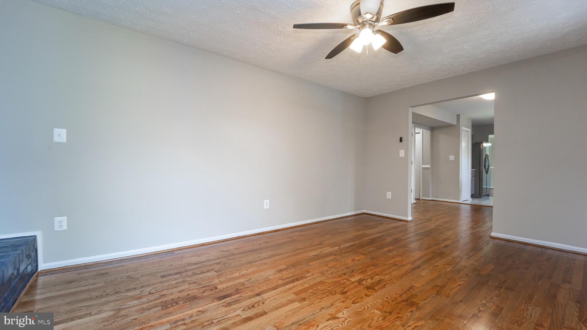 LARGO KNOLLS - Residential