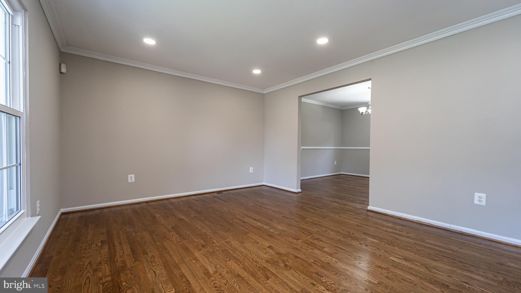 LARGO KNOLLS - Residential