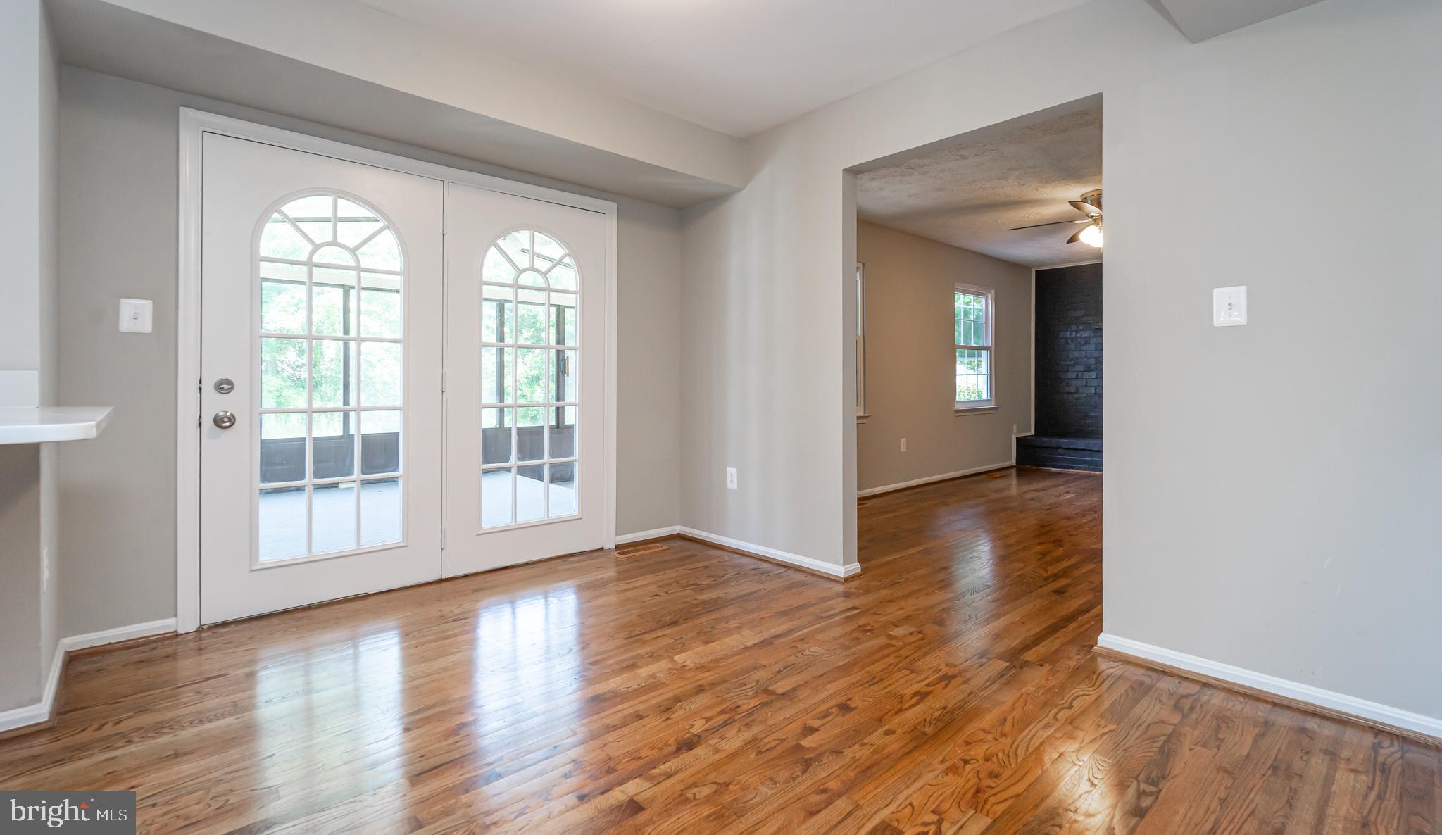 LARGO KNOLLS - Residential