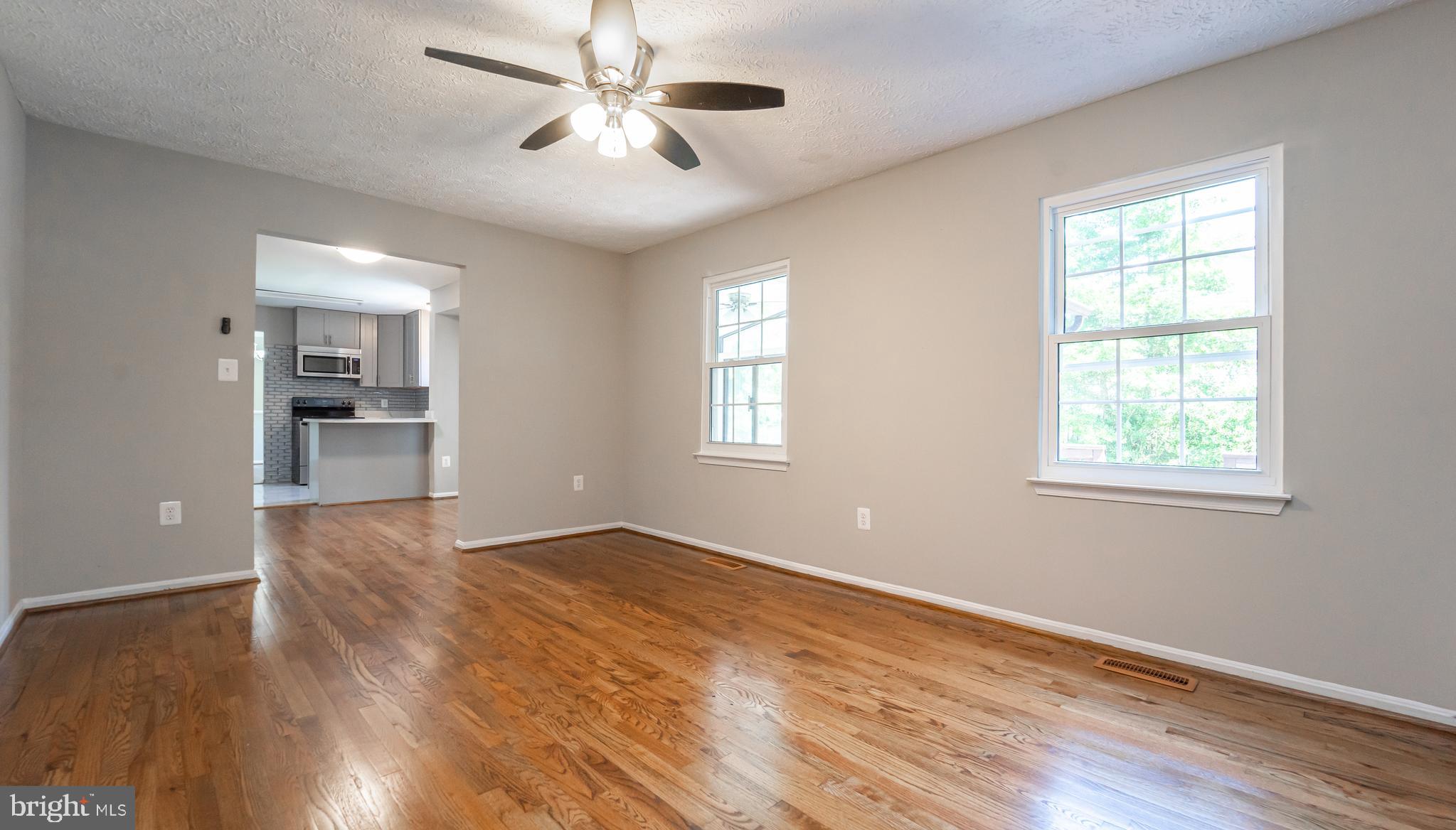 LARGO KNOLLS - Residential