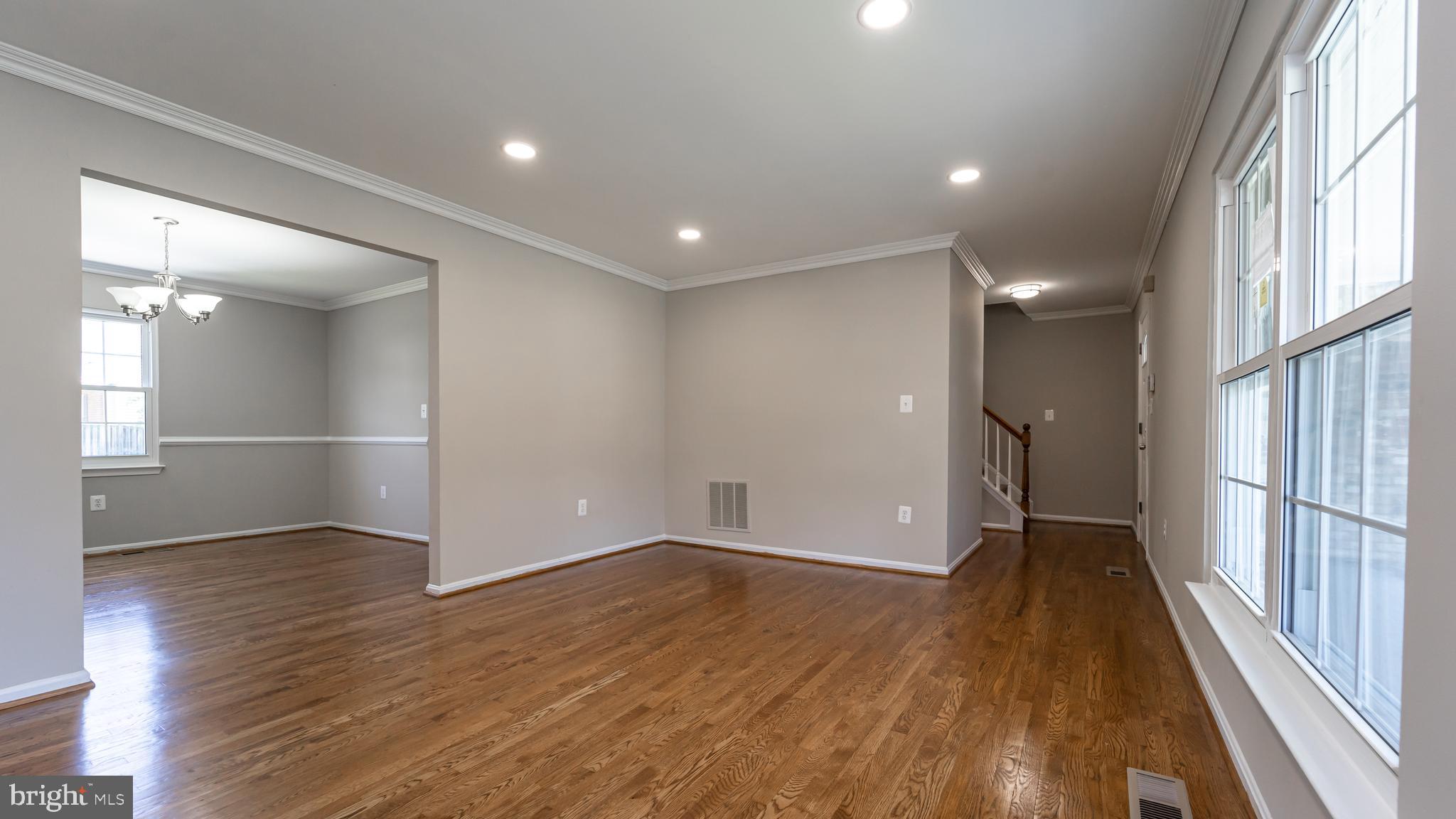 LARGO KNOLLS - Residential