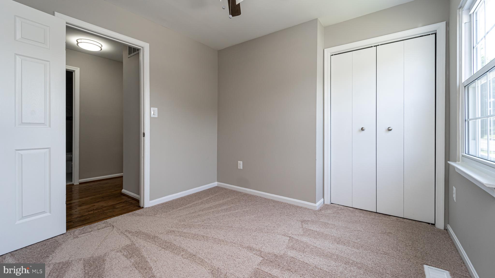 LARGO KNOLLS - Residential