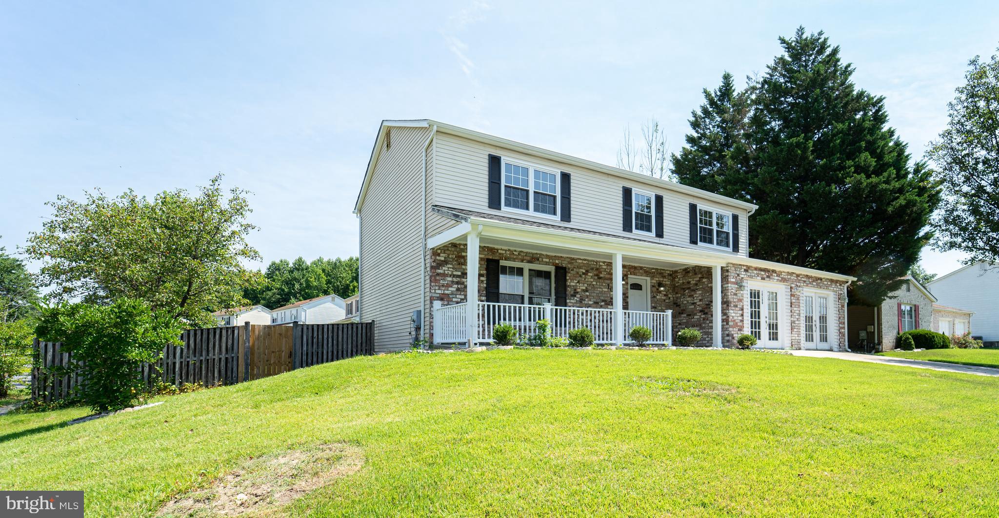 LARGO KNOLLS - Residential