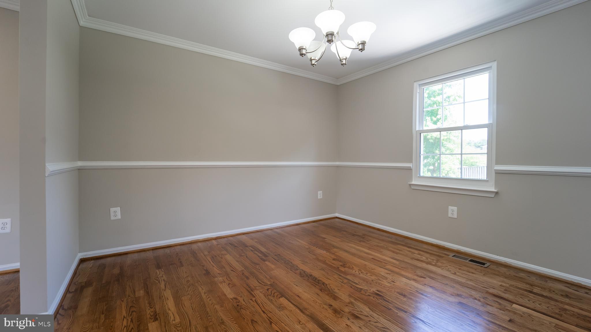 LARGO KNOLLS - Residential