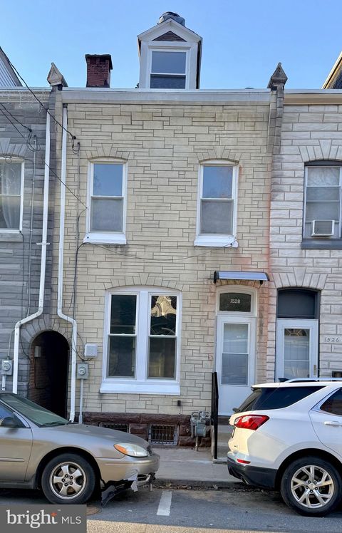 Townhouse For Sale - 1528 Haak Street<br/> READING, PA 19602