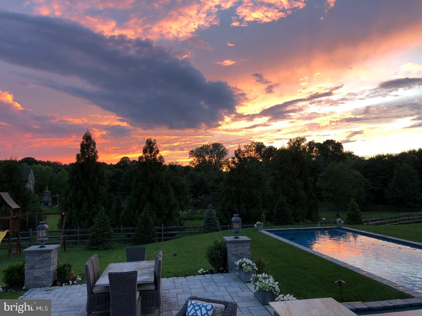 WHITE HORSE - Residential