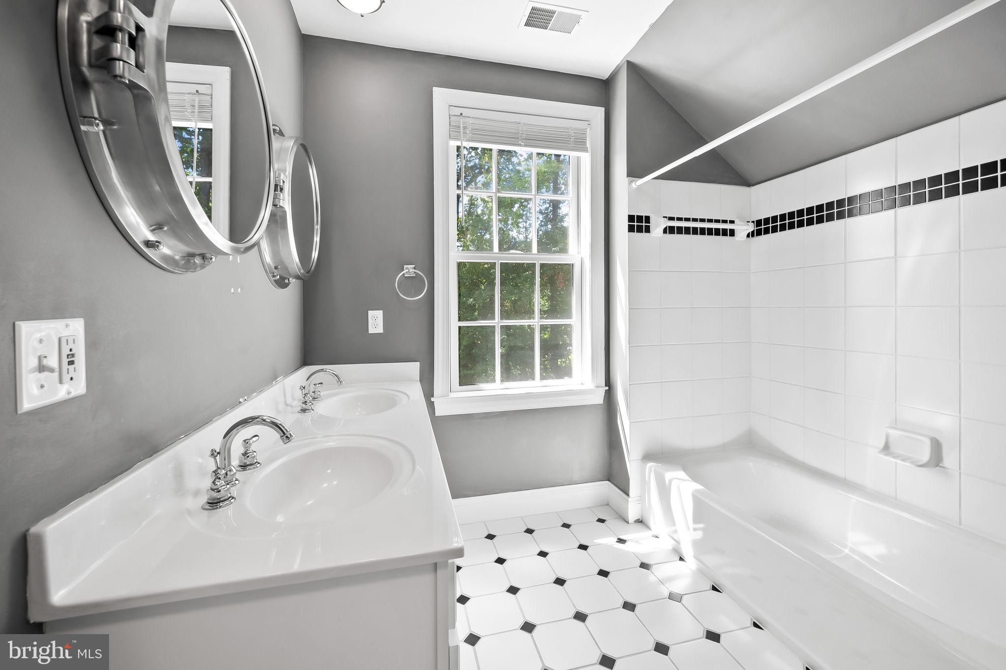 EAGLES NEST - Residential