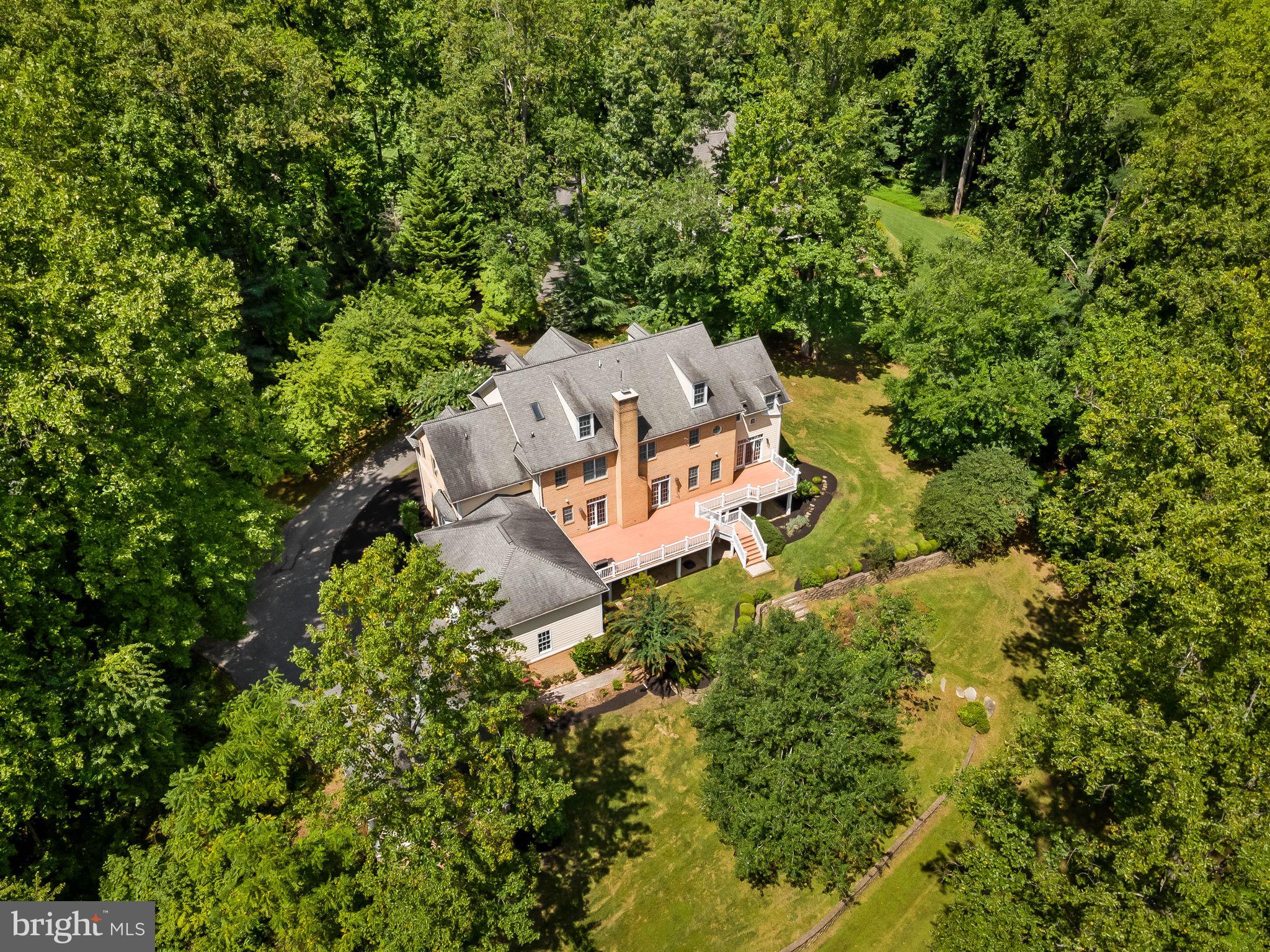 EAGLES NEST - Residential