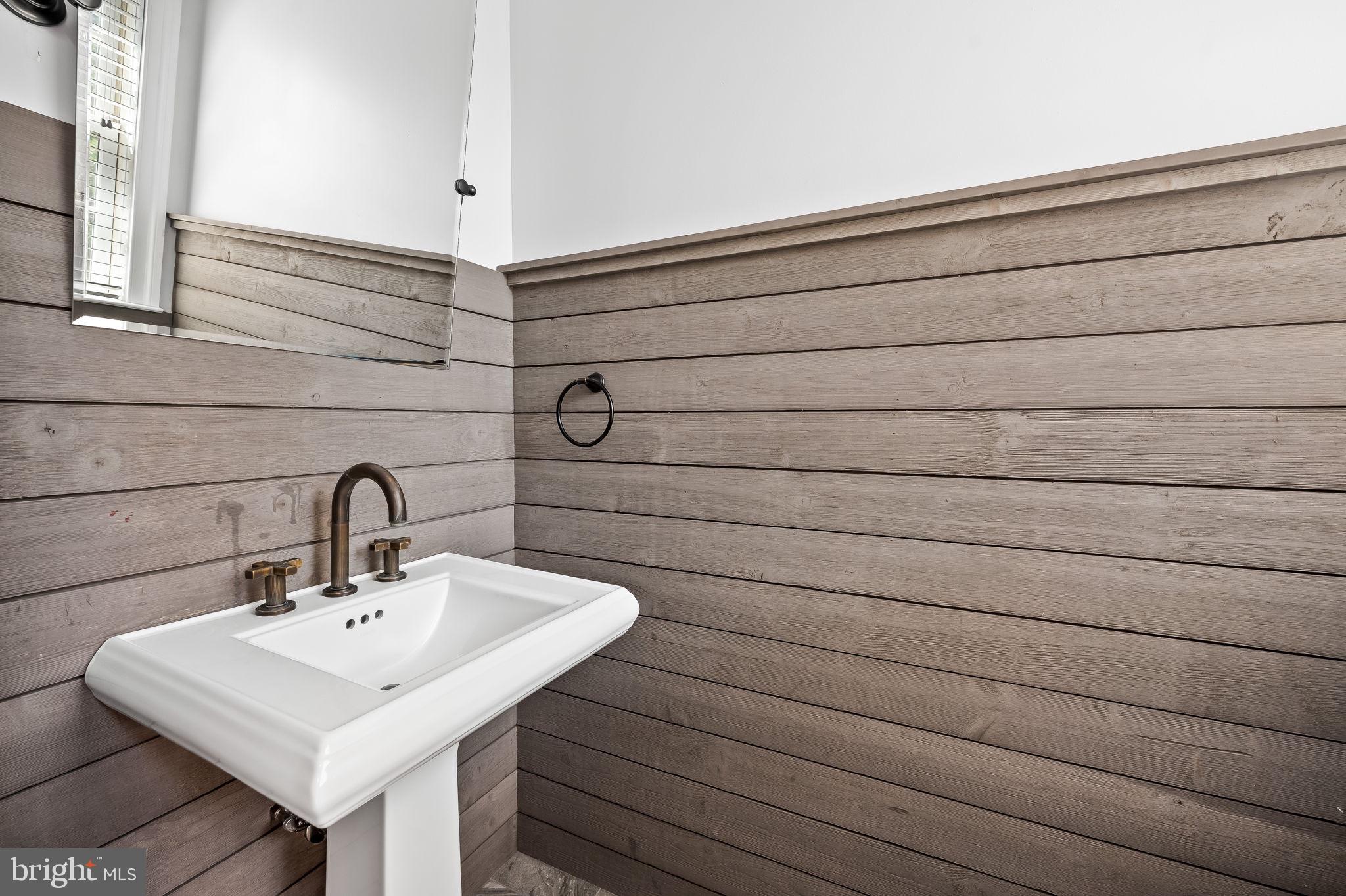 EAGLES NEST - Residential