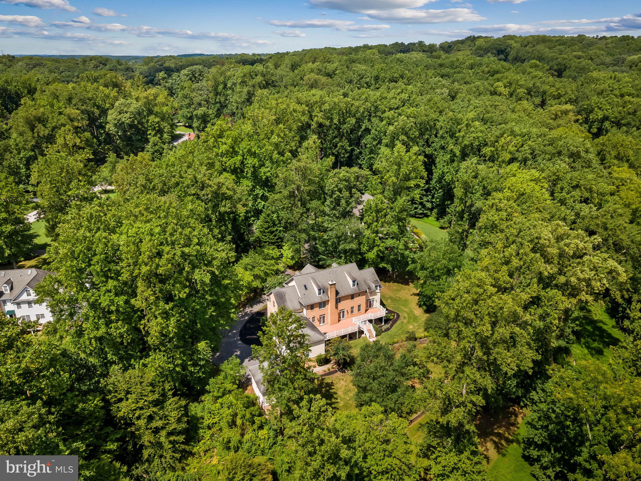 EAGLES NEST - Residential