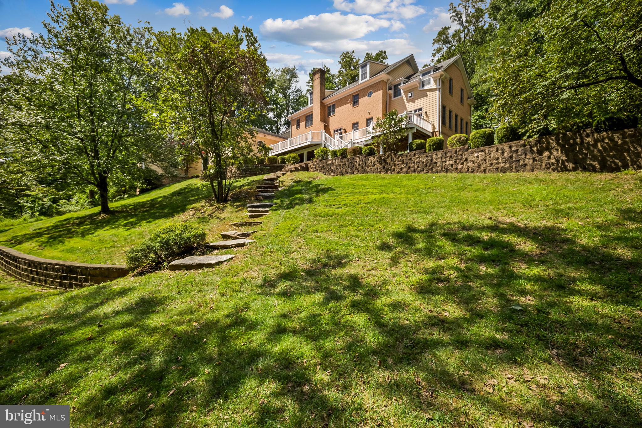 EAGLES NEST - Residential