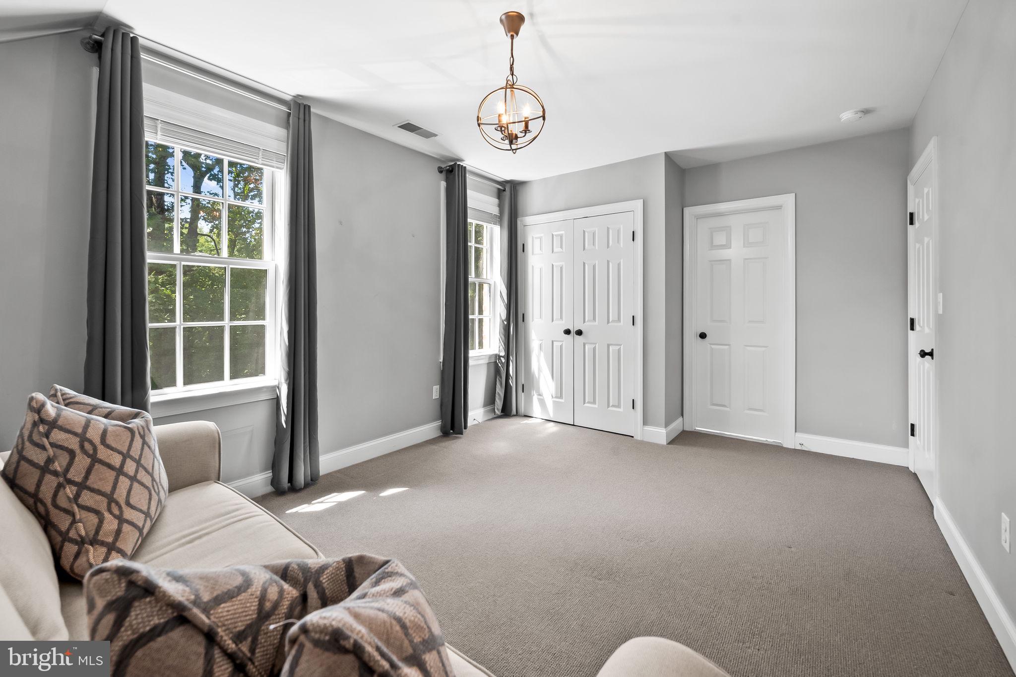 EAGLES NEST - Residential