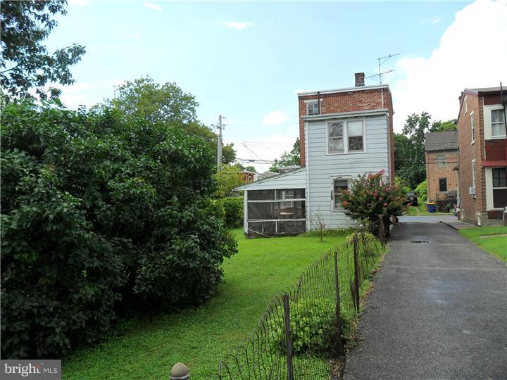 OLD NEW CASTLE - Residential Lease