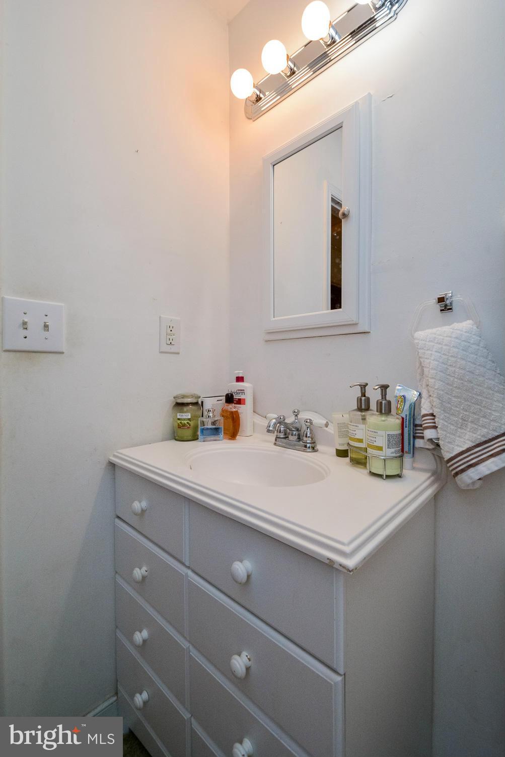 LAKE CAROLINE - Residential Lease