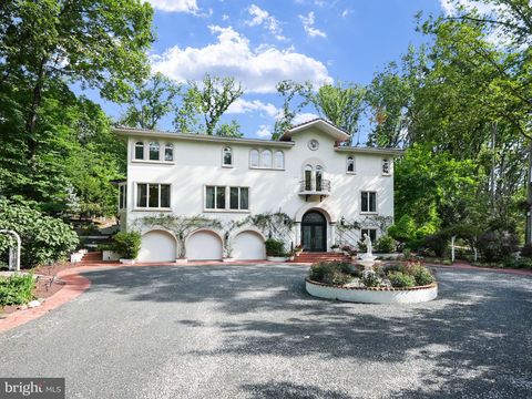 Homes For Sale - 1405 N Pegram Street<br/> ALEXANDRIA, VA 22304