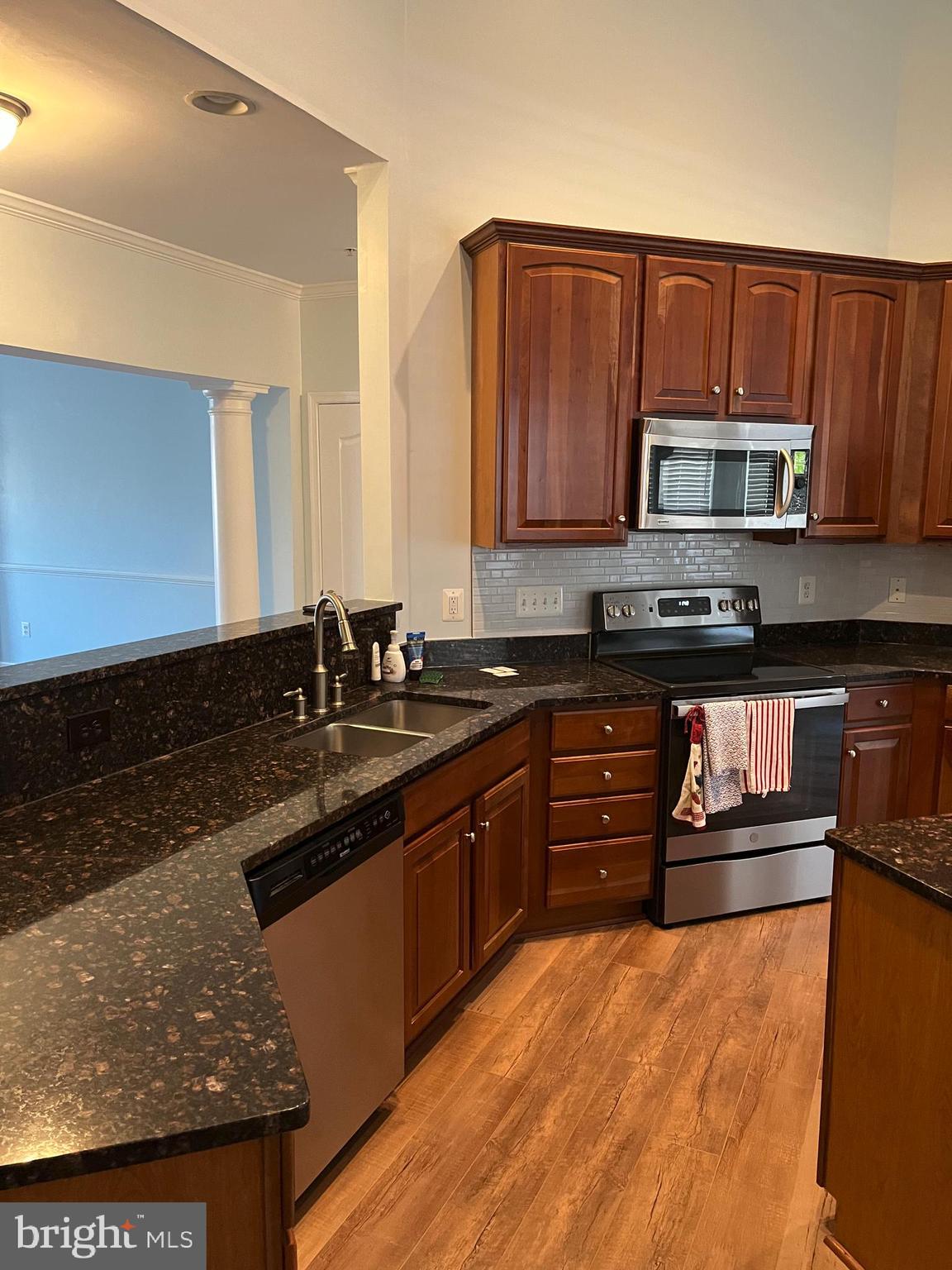 OYSTER BAY CONDOMINIUMS - Residential Lease