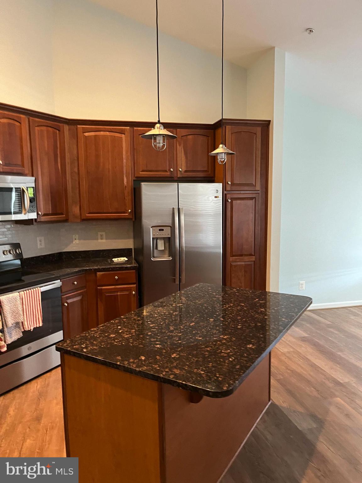 OYSTER BAY CONDOMINIUMS - Residential Lease