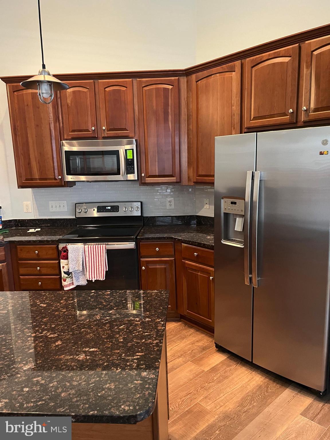 OYSTER BAY CONDOMINIUMS - Residential Lease