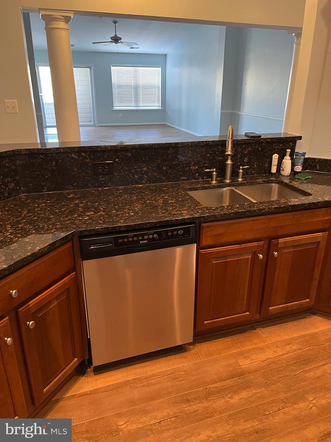 OYSTER BAY CONDOMINIUMS - Residential Lease