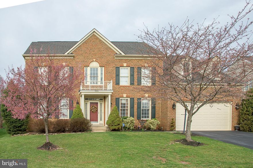 Pride of ownership shows in this immaculate 4BR, 4.5 BA Single Family Home in the highly sought after Piedmont Community! Loads of upgrades throughout home. Remodeled Kitchen with SS Appliances, Center Island and Breakfast Bar. Rec Room, Bar Area, Theater Room, Game Room and Full Bathroom in Fully Finished Basement. Stone Patio off Kitchen leads to expansive backyard. Loads of Community Amenities.