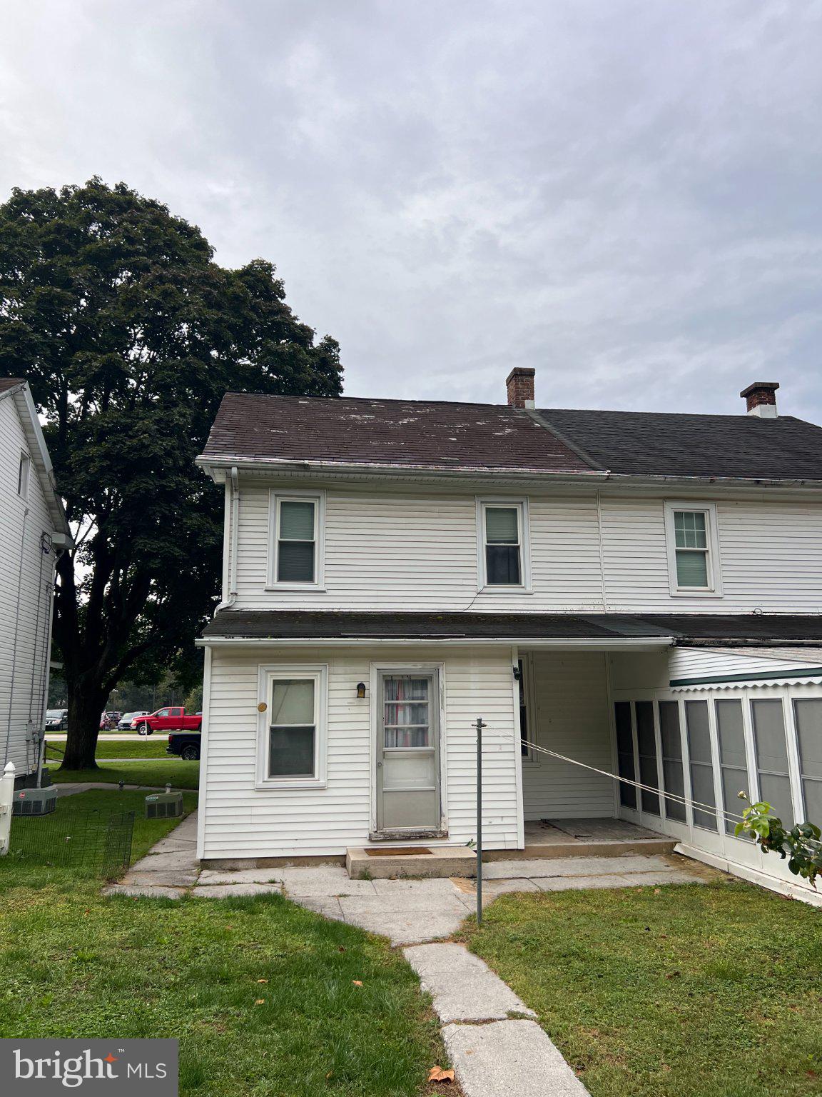 1939 W CUMBERLAND STREET