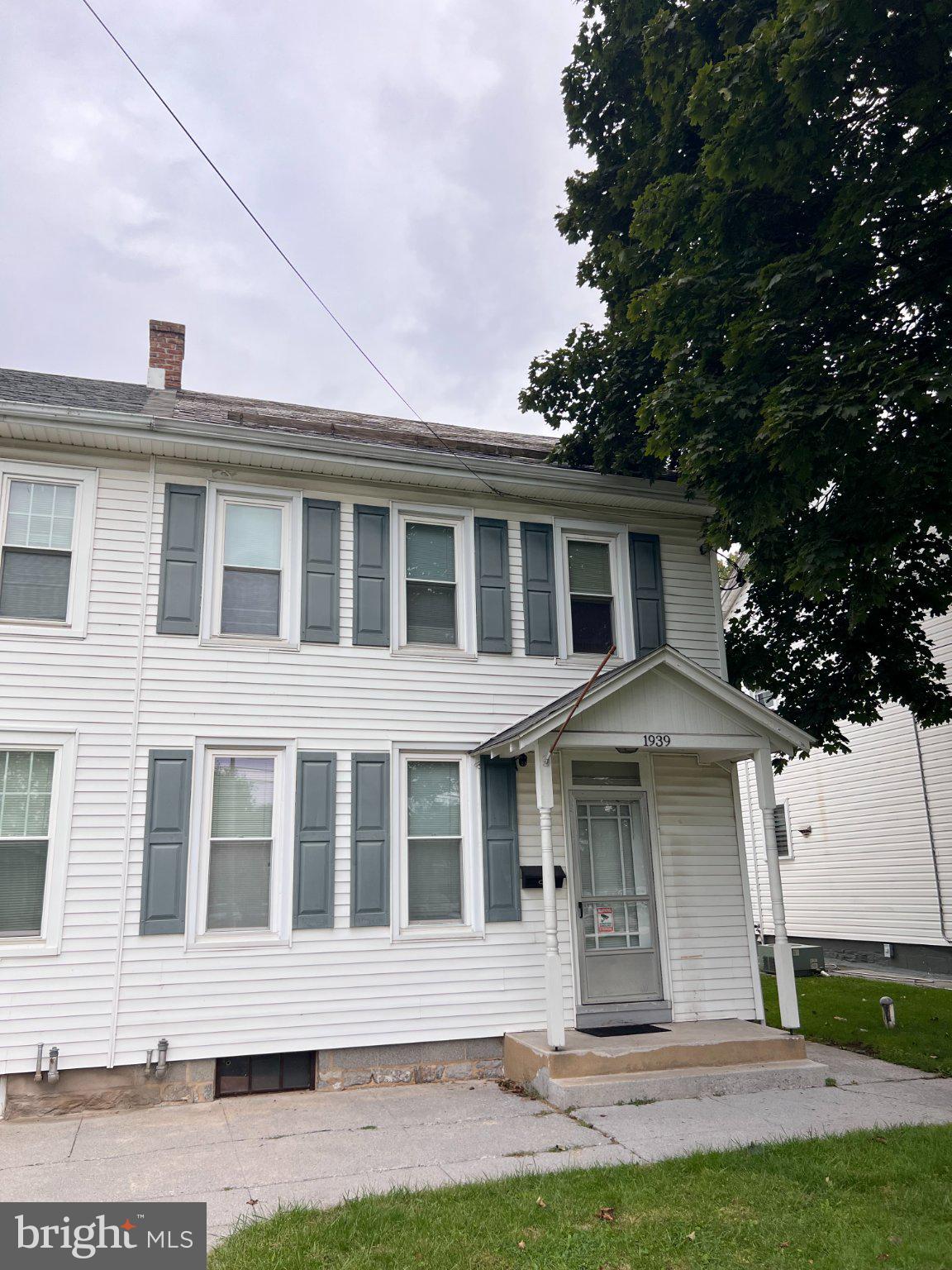 1939 W CUMBERLAND STREET